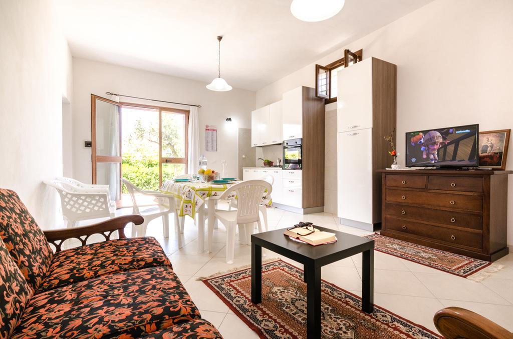 הוילה קאסטלמארה דל גולפו Casale Dei Gelsi מראה חיצוני תמונה