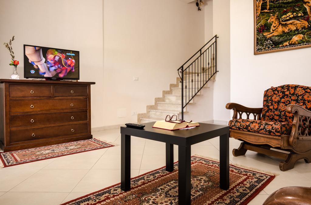 הוילה קאסטלמארה דל גולפו Casale Dei Gelsi מראה חיצוני תמונה